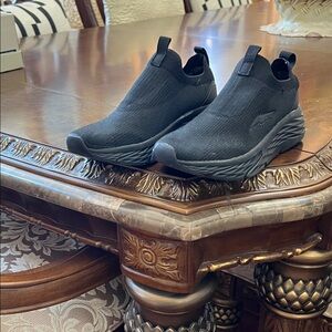 AVIA ( Arch Support ) slip on 
( casual , walking , athletic shoes )